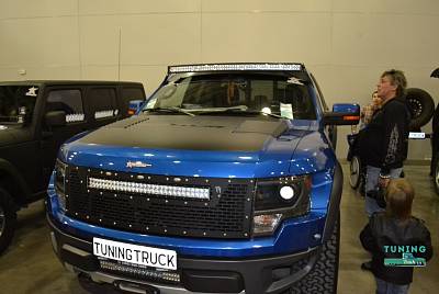 FORD SVT Raptor с дополнительным светом Rigid Industries