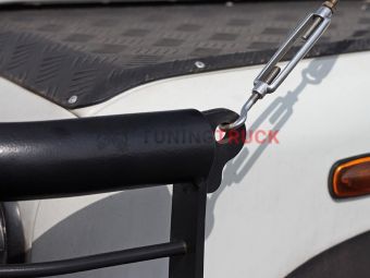 Land Rover Defender Front Bumper - by Front Runner