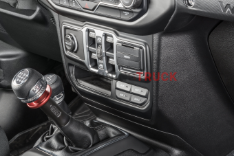 Блок Mopar AUX 82215798AE  для подключения дополнительных потребителей в Jeep Wrangler JL|JLU