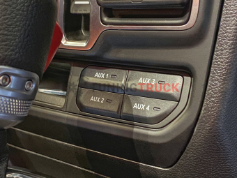 Блок Mopar AUX 82215798AE  для подключения дополнительных потребителей в Jeep Wrangler JL|JLU
