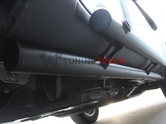 Mitsubishi Pajero CK (4th Gen) LWB Rock Sliders - by Front Runner