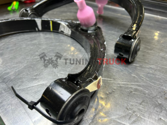 Dodge Ram 1500 5.7L рычаг верхний левый 68227901ac