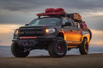 Крылья передние для Toyota Tundra 2014-2018