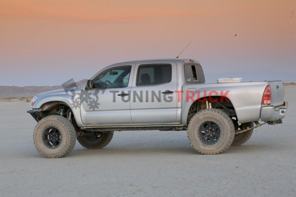 Задние крылья для Toyota Tacoma 2005-2015