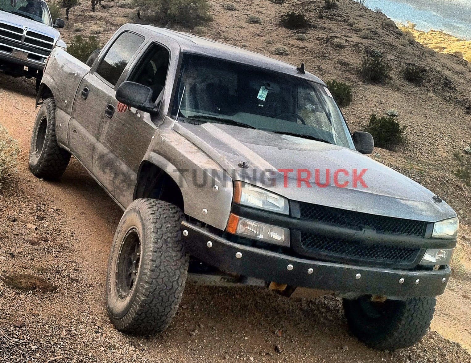 Крылья передние для Chevrolet Silverado  2003-2006 